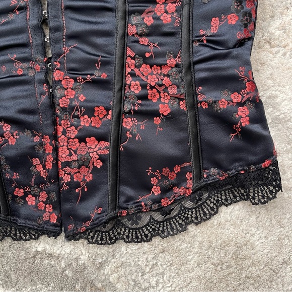 DREAMGIRL Vintage 90s Black Red Floral Satin Vampire Stapless Lace Up Corset Top - Picture 3 of 9